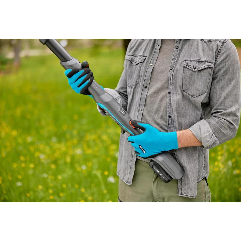 Gardena Akku-Teleskop-Baumschere HighCut 360/18V P4A / Ready-To-Use / Set
