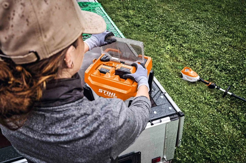 STIHL mobiles Schnellladegerät AL 1802 MO