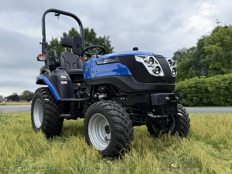 Solis Kompakttraktor 26 HST Vorführer mit Galaxy Pro Bereifung -sofort verfügbar