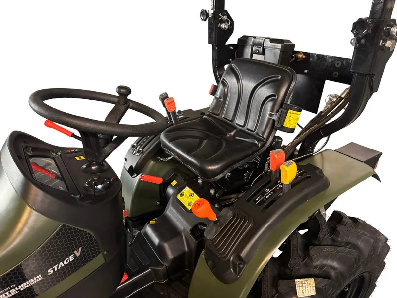 Startrac Allrad-Kleintraktor 22 Nato-Grün mit Ackerstollenbereifung