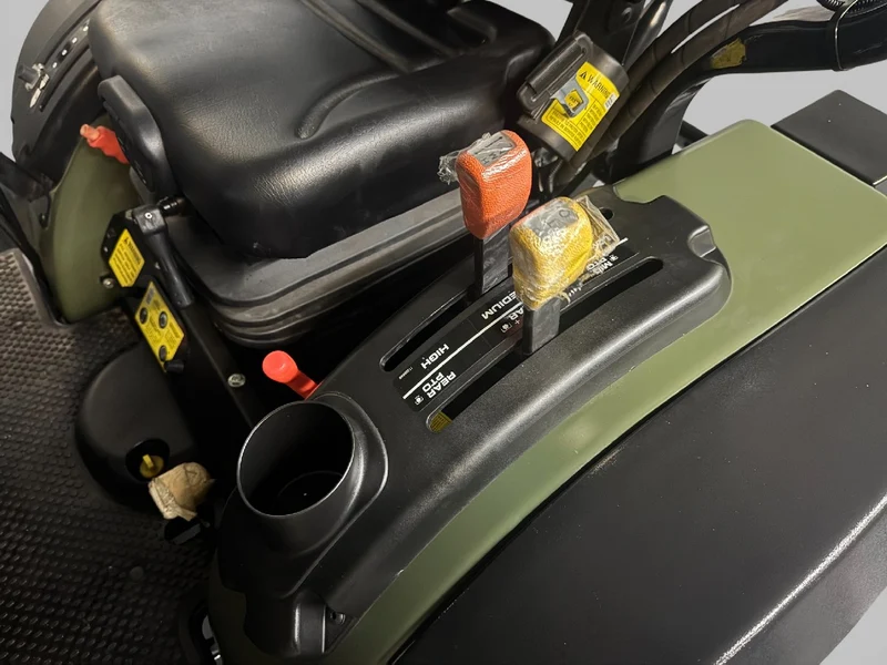 Startrac Allrad-Kleintraktor 26 HST mit Industriebereifung + Frontlader inklusive Schaufel
