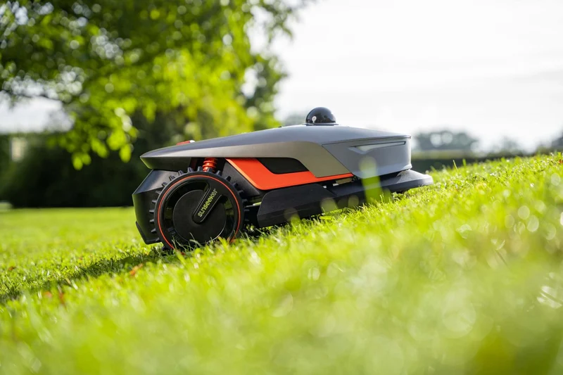 Sunseeker Kabelloser Mähroboter X4 für mittlere Rasenflächen