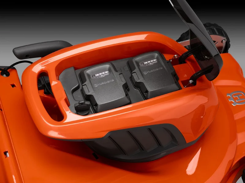 Husqvarna Akku-Rasenmäher LC 251iS ohne Akku und Ladegerät