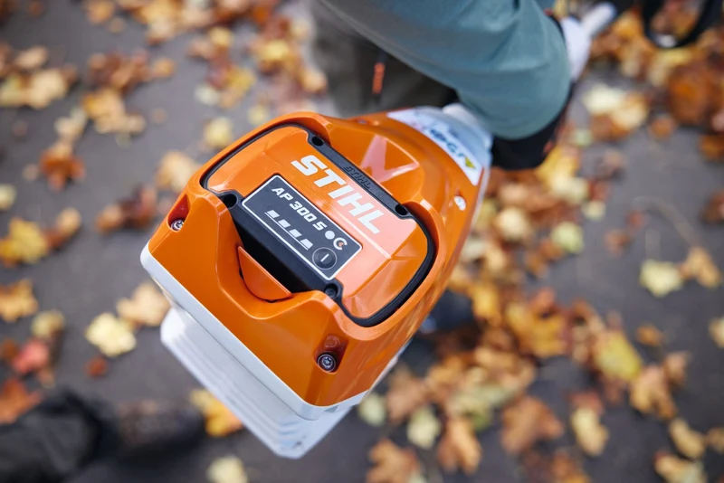 STIHL Akku-KombiMotor KMA 120 R Grundgerät