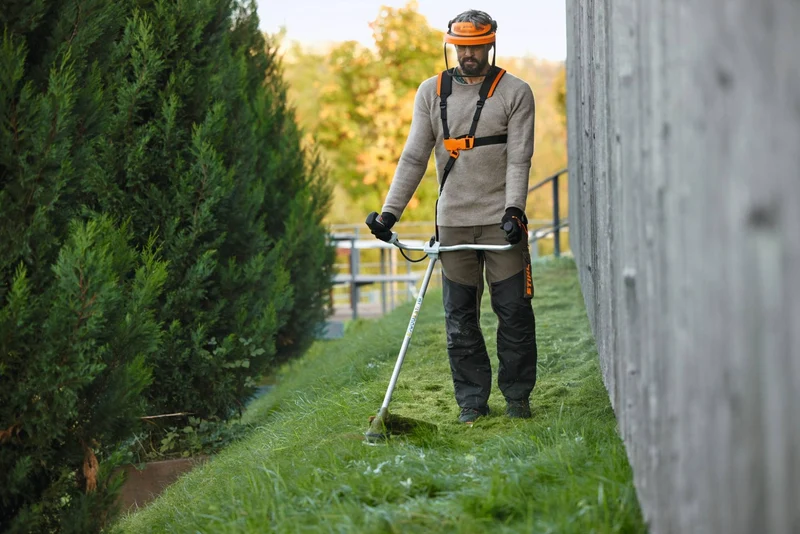 STIHL Akku-Motorsense FSA 120 Grundgerät / GC 230-2 - ohne Akku und ohne Ladegerät