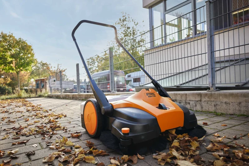 STIHL Akku-Kehrgerät KGA 770, ohne Akku und Ladegerät