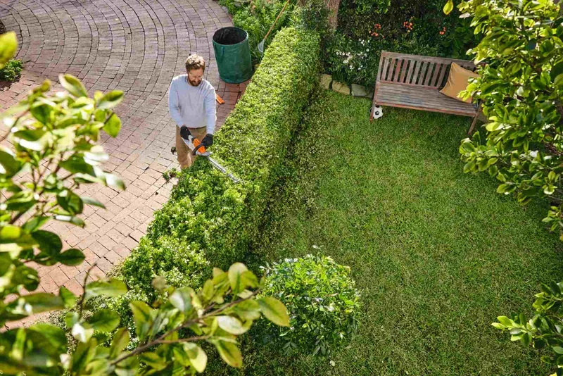 STIHL Akku-Heckenschere HSA 40 ohne Akku und Ladegerät