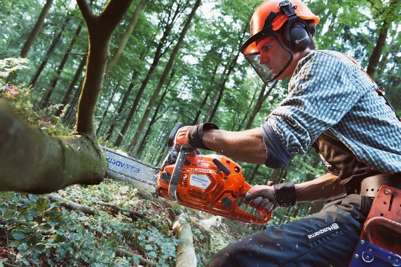 Husqvarna Profi Benzin Motorsäge 555 / 45