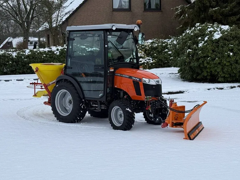Tafe Allrad-Universalschlepper 6028H KB mit Winterpaket und Kommunalbereifung