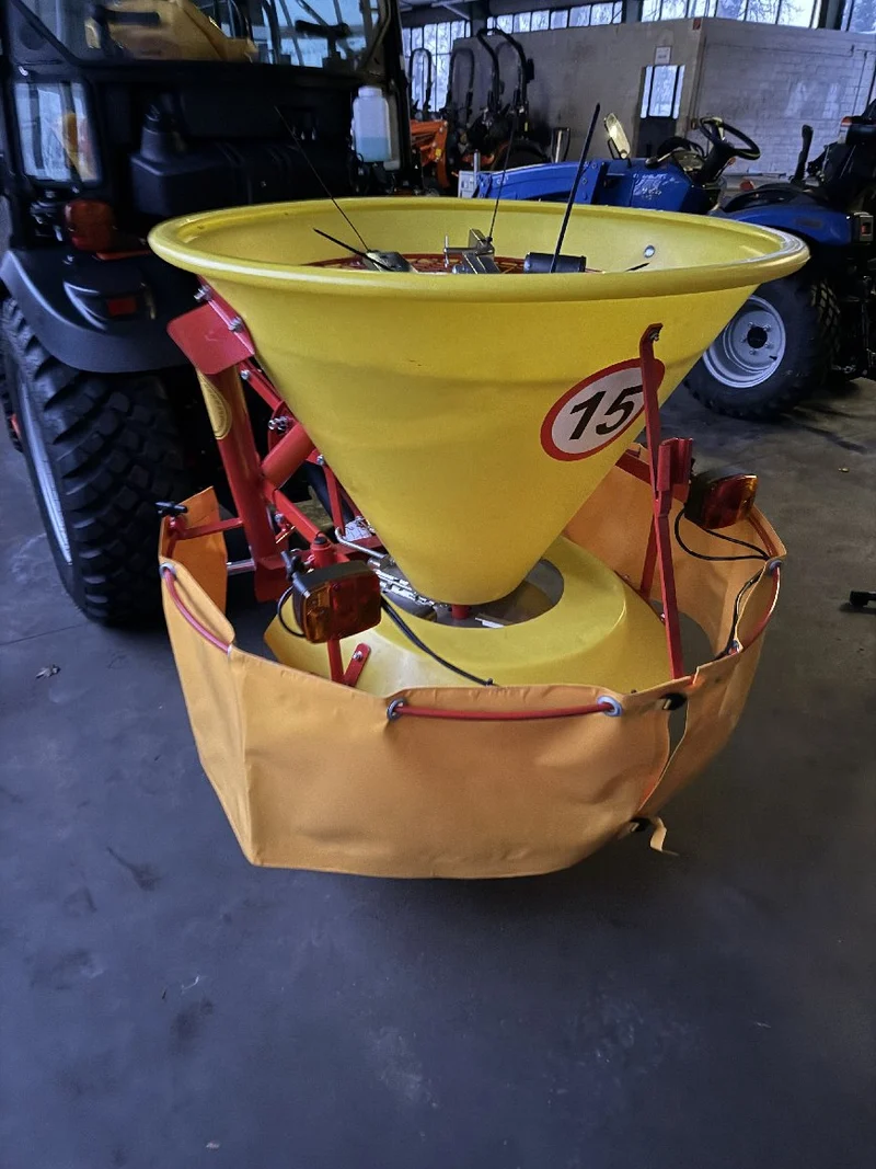 Tafe Allrad-Universalschlepper 6028H KB mit Winterpaket und Kommunalbereifung