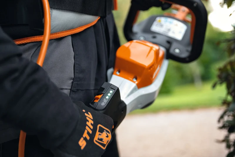 STIHL Akku-Heckenschere HSA 130 T, 75 cm ohne Akku und Ladegerät