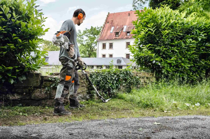 STIHL Gestrüppschneider-Aufsatz für Kombi-Motor FH-KM 145°