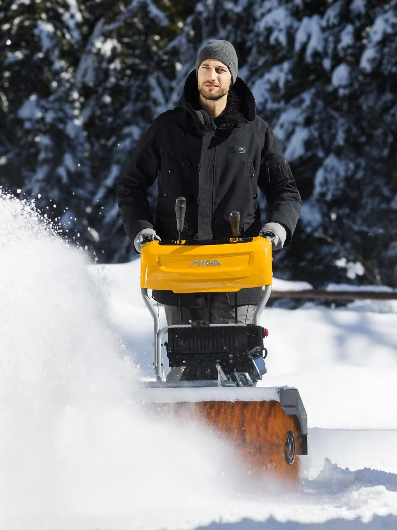Stiga Schmutz- und Schneekehrmaschine SWS 800 GE Elektrostart