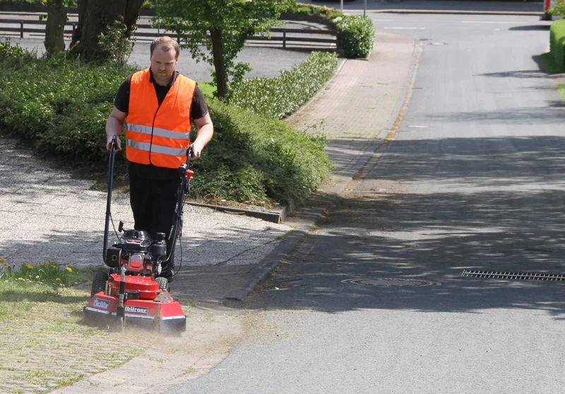 Tielbürger Wildkrautbürste TW50X B&S 850 IC - mit Antrieb