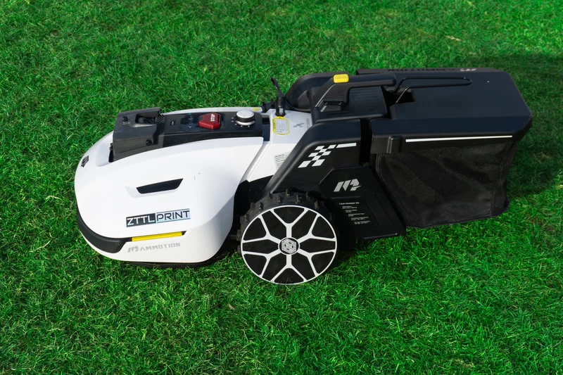 Mammotion Yuka Mähroboter Performance Komplettpaket PRO Radabdeckungen