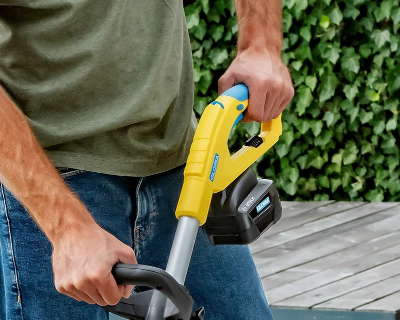 BOSCH 18V Akku 4.0 Ah – Extra Power für längere Laufzeit bei allen GLORIA Akku-Geräten