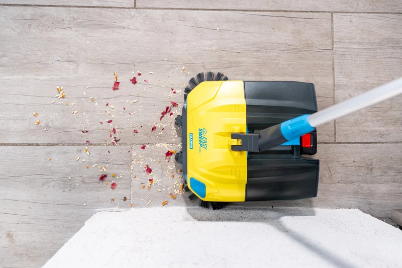GLORIA Akku-Kehrmaschine EasySweep 18V – Multi-Kehrsystem für Indoor & Outdoor (inkl. BOSCH 18V Akku)