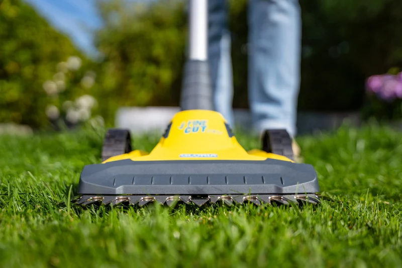 FineCut 230V - Kompakt Rasen- und Kantenschneider mit 25 cm Schnittbreite
