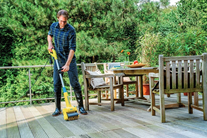GLORIA MultiBrush speedcontrol 230 V – Multifunktionale Elektrobürste für Terrassen, Fugen, Holz- und Rasenflächen