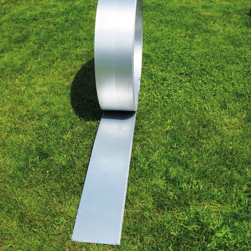 Rasenkantenband aus Cortenstahl – 15 cm hoch, Länge 15 m, 1 mm stark – GartenAZ inklusive Einschlaghilfe