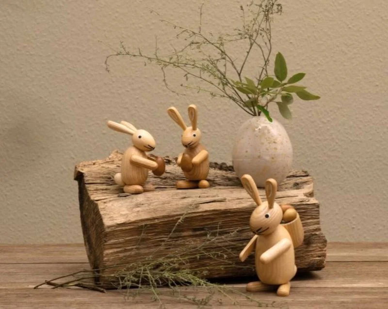 Osterhase mit Eierkorb