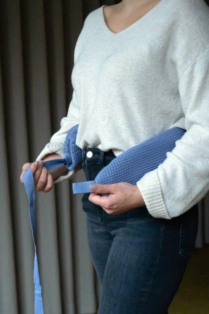 Lange blaue Wärmflasche