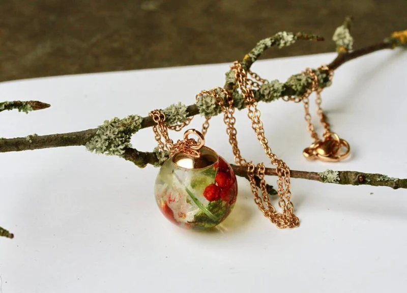 Kette mit Blüten