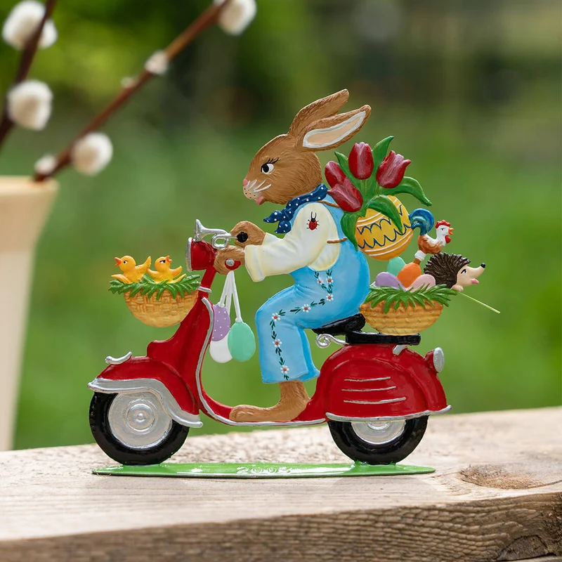 Zinnfigur Hase mit Motorroller