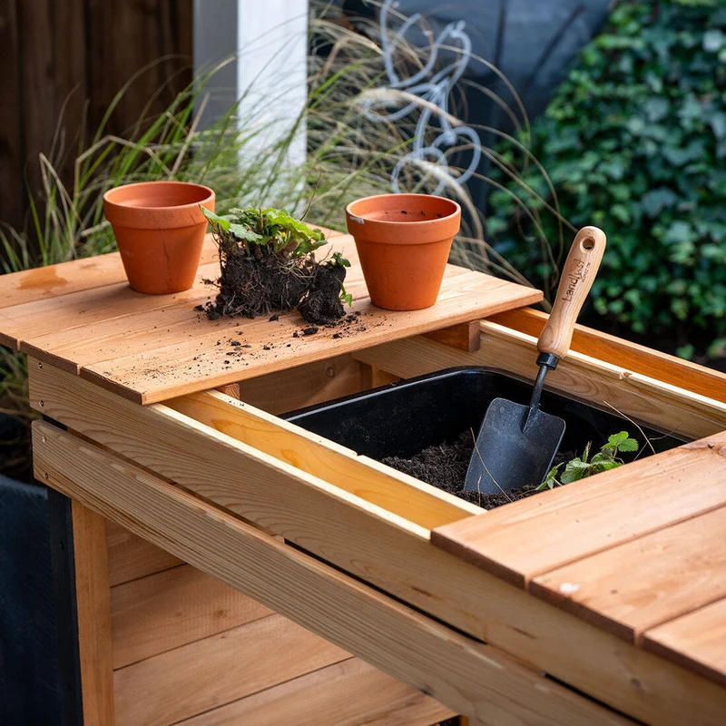 Gartenarbeitstisch mit Rollen