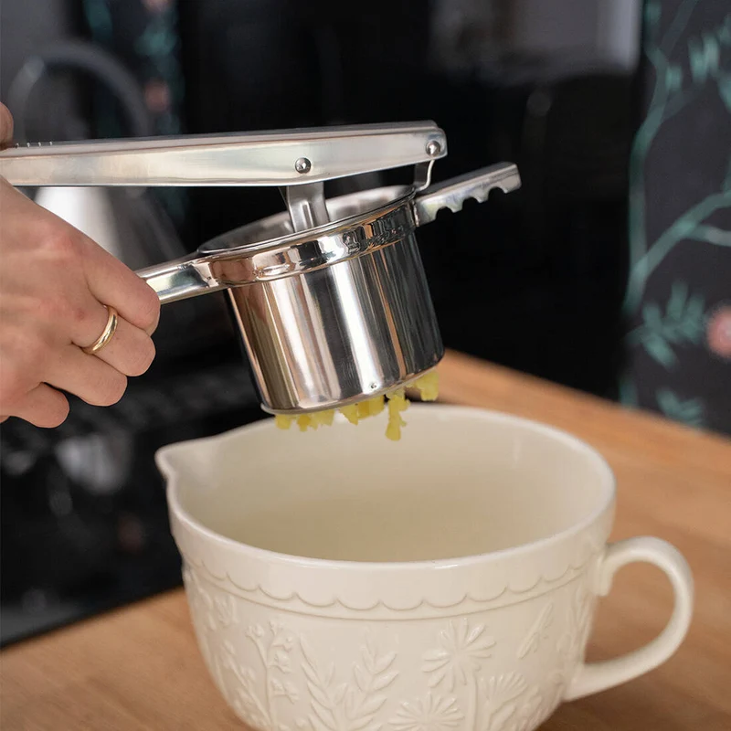 Kartoffelpresse mit drei Lochscheiben