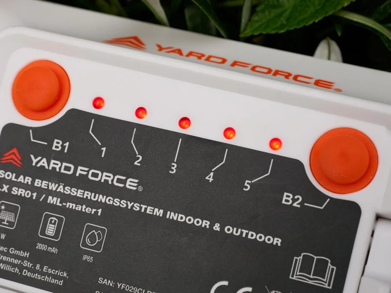 Yard Force LX SR01 Solar-Bewässerungs-System (Für 5 Pflanzen, 2000 mAh Akku) – Autarkes Tropfbewässerungs-Set inkl. Timer, 5m Schlauch & Pumpe für Balkon & Urlaub