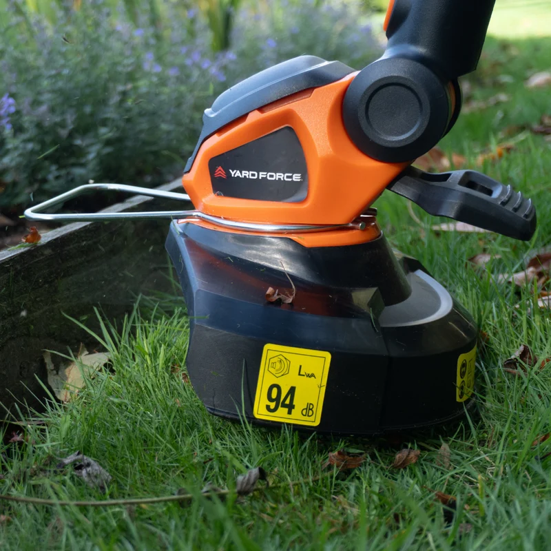 Yard Force 20V Akku-Rasentrimmer LT C25W – 25 cm Schnittbreite, Teleskopstiel (95-110 cm), Auto-Feed (Sologerät / Ohne Akku & Ladegerät)