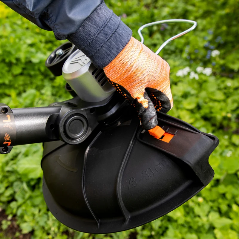 Yard Force 40V Akku-Rasentrimmer LT G33AW-EU – 28-33 cm variable Schnittbreite, verstellbarer Schneidkopf, Pflanzenschutz (Sologerät / Ohne Akku & Ladegerät)