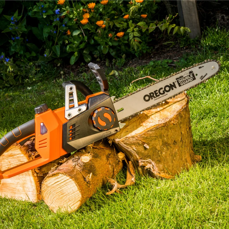 Yard Force 40V (2x20V) Akku-Kettensäge LS C35B – 35 cm Oregon Schwert & Kette, inkl. 2x 20V 2,0 Ah Akkus & Ladegerät, Werkzeuglose Kettenspannung
