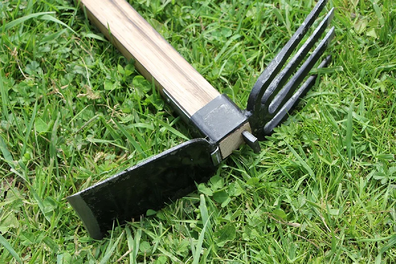 Japanische Zinkenhacke mit Schaufel (Zum Auflockern des Bodens)