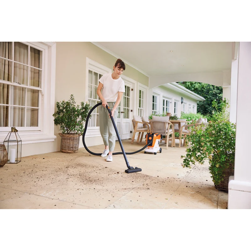 Stihl Akku-Nass- und Trockensauger SEA 60 L / mit AK 20 und Ladegerät AL 101