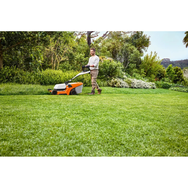Stihl Akku-Rasenmäher Set RMA 448 PV / mit Akkus AP 30, AP 300 S und Ladegerät AL 301