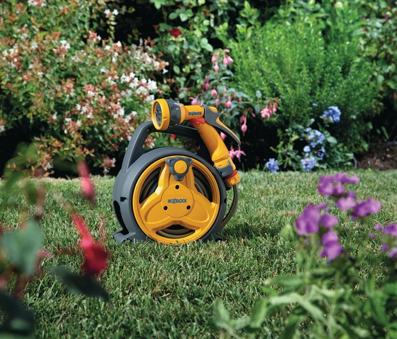 Hozelock Schlauchaufroller Pico Reel PVC – 10 m Schlauch, tragbar, inkl. Spritzpistole