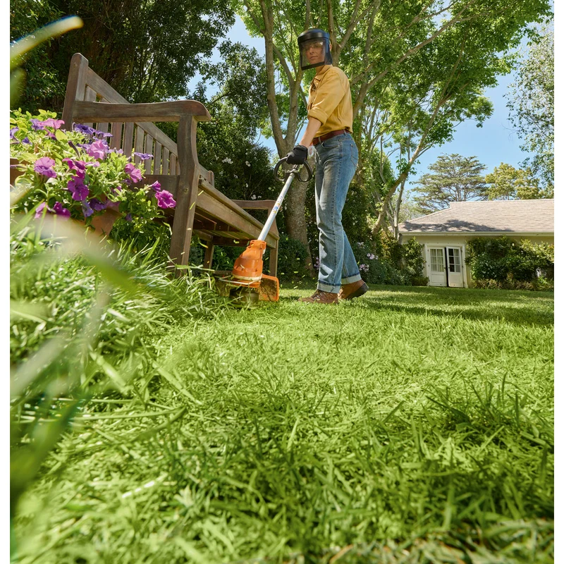 Stihl Akku-Motorsense FSA 60 R / mit Akku AK 20 und Ladegerät AL 101