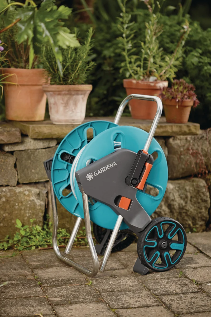 GARDENA CleverRoll M Schlauchwagen-Set 20 m – Komplett-Set mit Kick&Stand